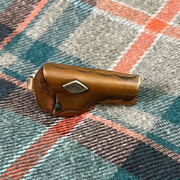 gun holster brooch 🖤 - Picture 2 of 6